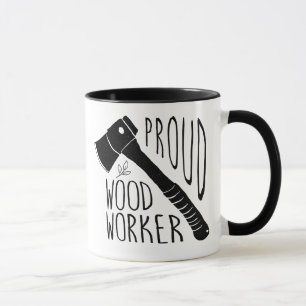 Caneca de café de madeira do trabalhador