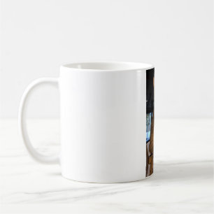 Caneca De Café Debaixo da Mesa — O Looko Favorito do Gato Malhado