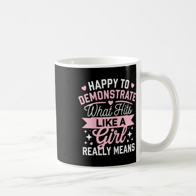 Caneca De Café Declaração de Design de Garota de Karatê Poderosa  (Direita)