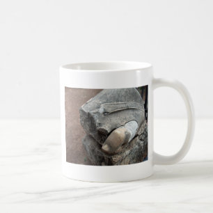 Caneca De Café Dedo do Pé da Estátua em Ruínas Romanas
