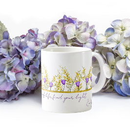 Caneca De Café Delicar Cotações das Flores Amarelas e Púrpuras