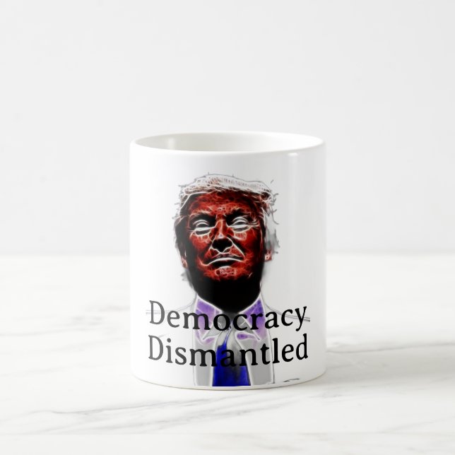 Caneca de Café Democracia Desmontada (Centro)