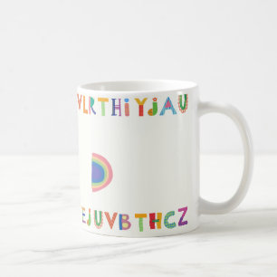 Caneca De Café Design de alfabeto colorido e divertido com arco-í