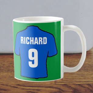 Caneca De Café Design de camisa de futebol em azul.