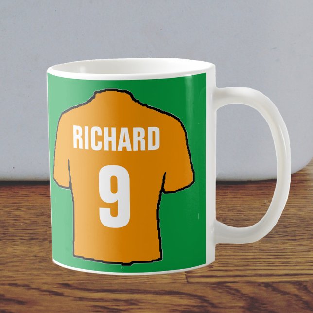 Caneca De Café Design de camisa de futebol em dourado antigo. (Criador carregado)