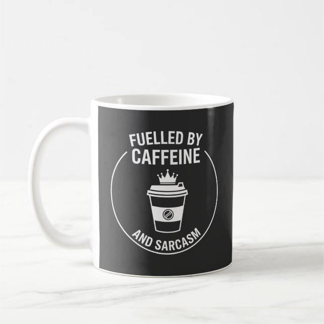 Caneca De Café Design de Citação Divertida de Cafeína e Sarcasmo (Esquerda)