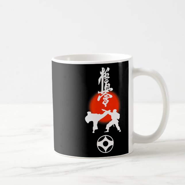Caneca De Café Design de fã de Karate Kyokushin Kumite (Direita)