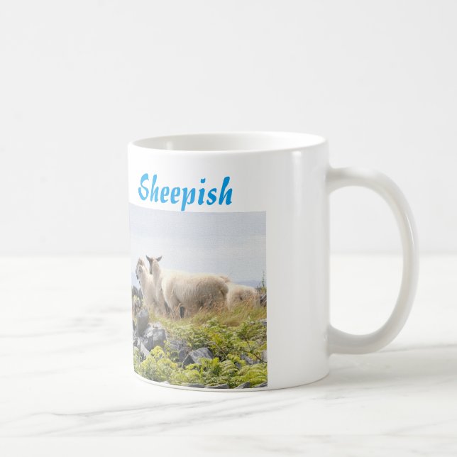 Caneca De Café Designs Excêntricos - Ovelhas em um campo (Direita)