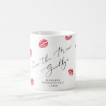 Caneca De Café Despedida de solteira Kiss the Miss Goodbye<br><div class="desc">Caneca Despedida de Solteira Kiss the Miss Goodbye
Itens correspondentes estão disponíveis.</div>