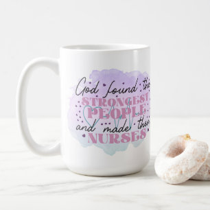 Caneca De Café Deus encontrou as Pessoas mais fortes e as fez enf