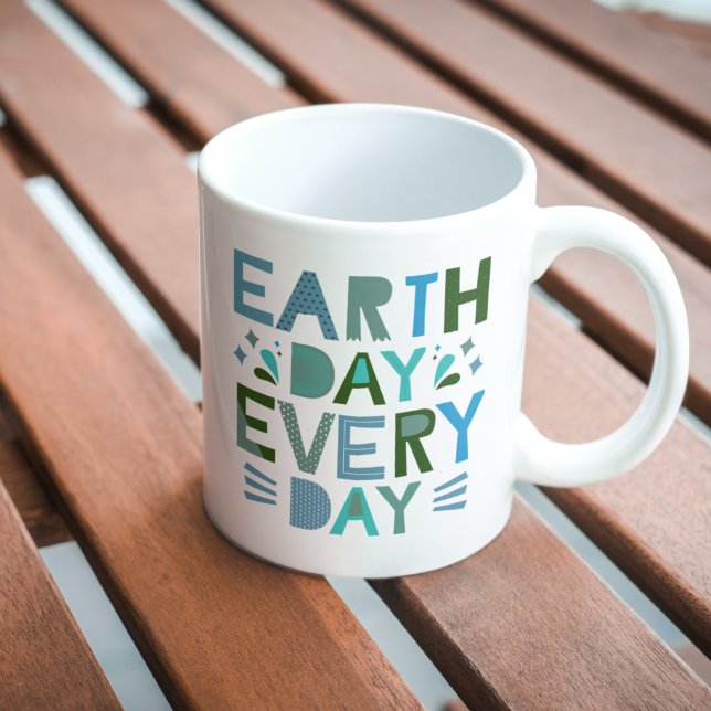 Caneca De Café Dia da Terra todos os dias - Salve o planeta (Criador carregado)