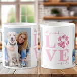 Caneca De Café Dia de os namorados Pet Fotográfico Pink Personali<br><div class="desc">Apresentando o Love with Paw Print Coffee Mug - a adição perfeita a qualquer coleção de amantes de cachorros. Esta caneca moderna e na moda apresenta um design ousado que seguramente lhe chama atenção. Com sotaques cor-de-rosa-chic e estampas de pata adoráveis, esta caneca é simultaneamente fofa e funcional. Feita de...</div>