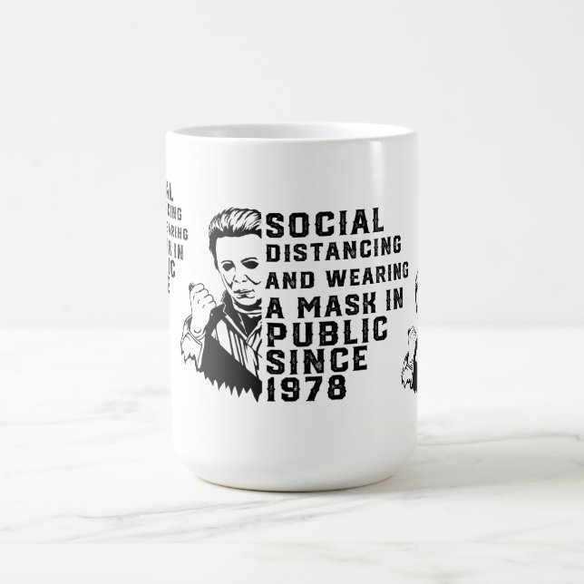 Caneca De Café Distanciamento Social de Michael Myers (Centro)
