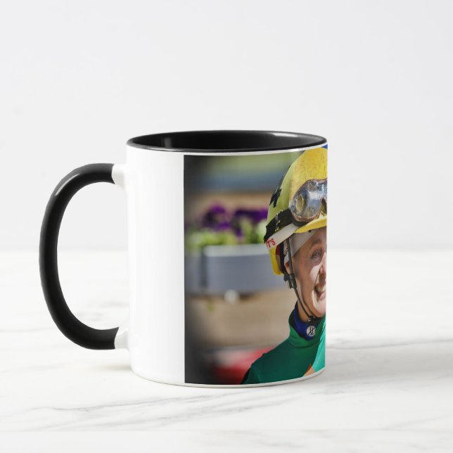 Caneca de café do jóquei Jackie Davis (Esquerda)