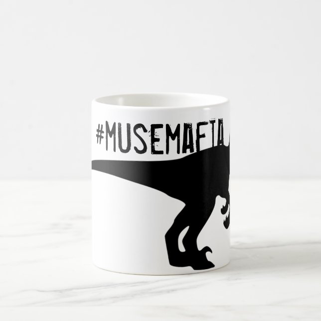 Caneca de café do #MuseMafia (Centro)