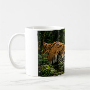 Caneca de Café do Tigre Bebendo de uma Piscina da 