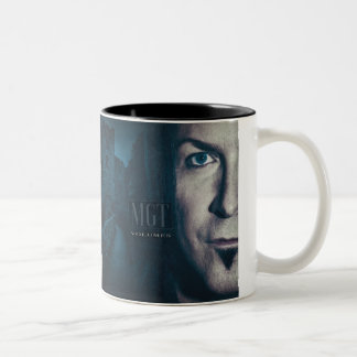Caneca de café dos volumes de MGT
