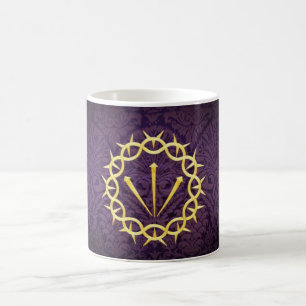 Caneca De Café Dourada Coroa De Espinhos Em Fundo Roxo Escuro