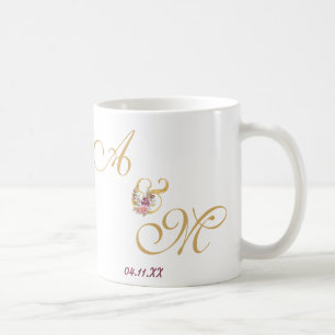 Caneca De Café Dourada letra MONOGRAMA CASAMENTO PERSONALIZADO