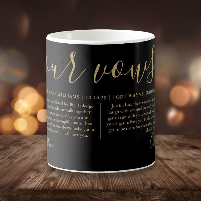 Caneca De Café Dourado Preto Escreve Os Voos De Casamento Fotográ (Criador carregado)