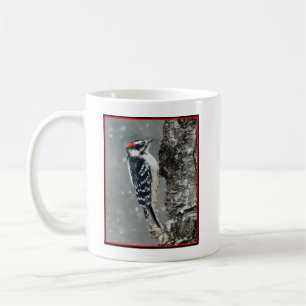 Caneca De Café Downy Woodpecker em Neve - Foto Original