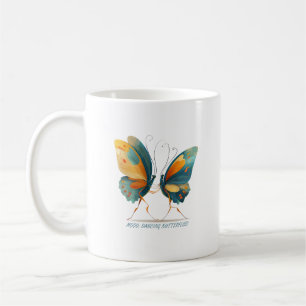 Caneca De Café Duas borboletas dançando, asas coloridas.  
