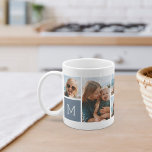 Caneca De Café Dusty Blue | Colagem de Fotos em Grade de Monogram<br><div class="desc">Este simples design de caneca personalizada coloca 6 dos seus instantâneos favoritos em frente e no centro, juntamente com um monograma inicial de solteiro em cada lado. Personalize com seis fotos quadradas de amigos, crianças, netos, animais de estimação, ou seus locais favoritos, com sua inscrição inicial em branco em um...</div>