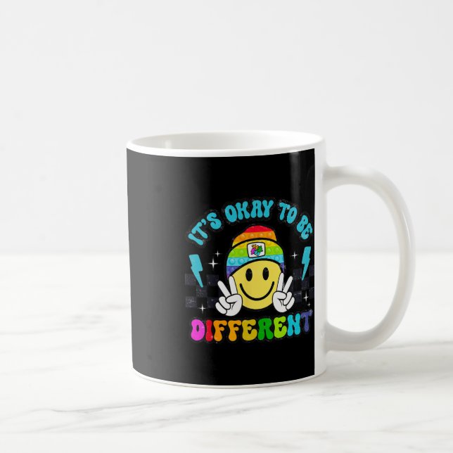 Caneca De Café É Okay Ser Diferente Rosto Sorridente Puzzle Autis (Direita)