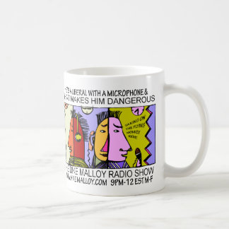 CANECA DE CAFÉ É UM LIBERAL COM UM MICROFONE