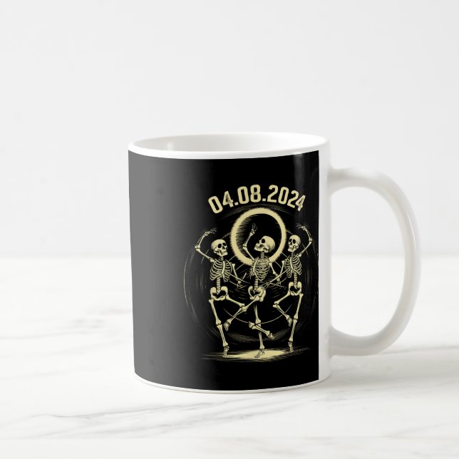 Caneca De Café Eclipse Solar Funny Skeletons Dançando abril (Direita)