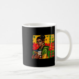 Caneca De Café Educação é Liberdade, professor negro ganha preto