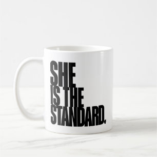 Caneca De Café Ela É o Padrão, Citação Motivacional Arte