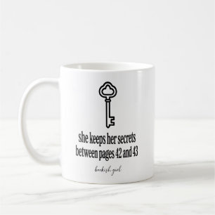 Caneca De Café Ela Guarda Seus Segredos Entre as Páginas 42 e 43