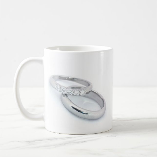 Caneca De Café Ele colocou um anel nele/salve a data (Esquerda)