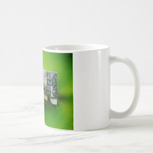 Caneca De Café Elefante do origami da nota de dólar no fundo