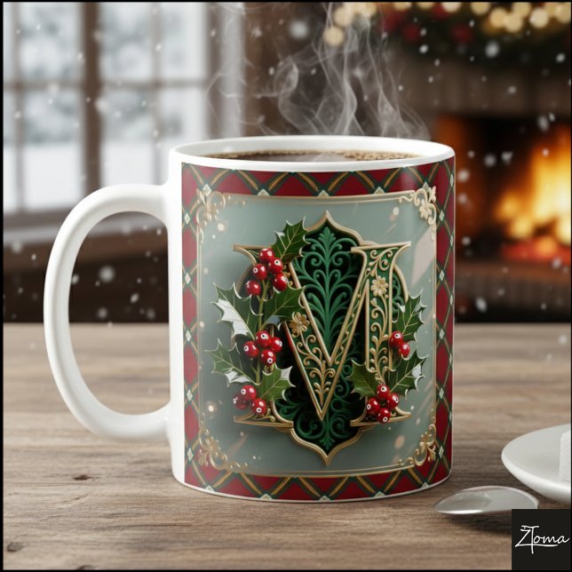 Caneca De Café Elegant Gold Holly Christmas Initial Letter M (Criador carregado)