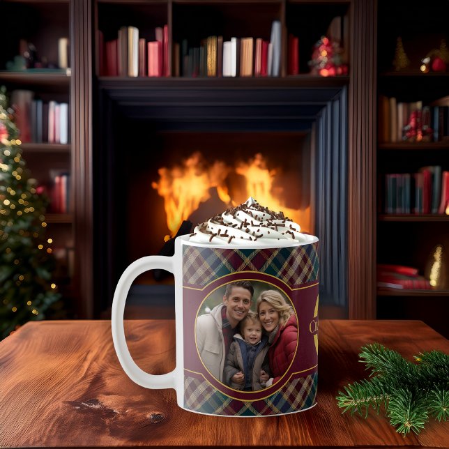 Caneca De Café Elegant Holiday Photo Plaid Monogram Name (Rustic Elegance Christmas Holiday Winter Photo Plaid Monogram and Name Coffee Mug (front view))
