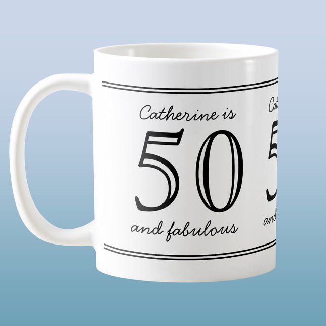 Caneca De Café Elegante 50 e Fabuloso Nome Personalizado Aniversá (Fun modern text based Fifty and Fabulous personalized coffee mug)