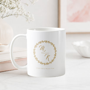 Caneca De Café Elegante Coroa Bege de Monograma Clássico