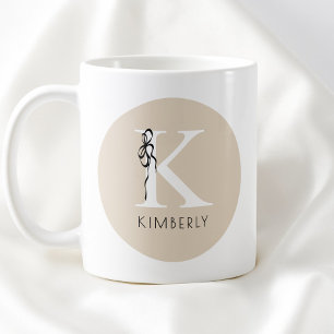 Caneca De Café Elegante Inicial Marrom Feminino Laço Monograma