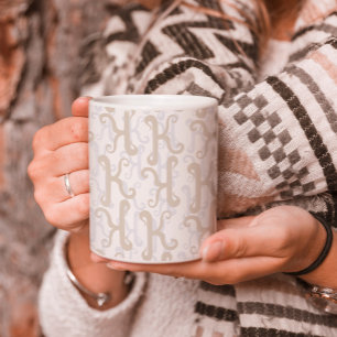 Caneca De Café Elegante K Padrão Inicial Cinza Coluna Branco