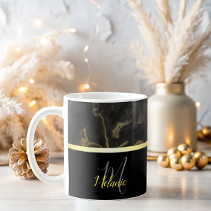 Caneca De Café elegante monograma de ouro de mármore preto Café M
