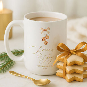 Caneca De Café Elegante Script em Dourado “Paz & Alegria” Natal