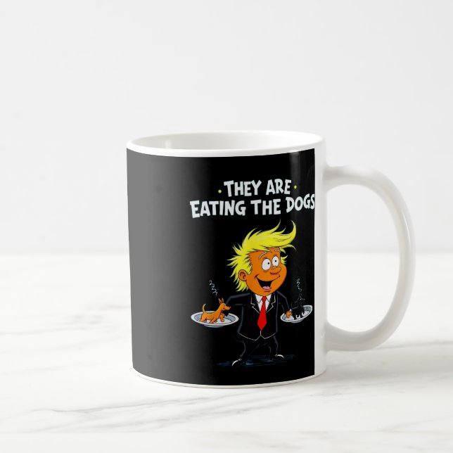 Caneca De Café Eles estão comendo a citação engraçada dos cães (Direita)