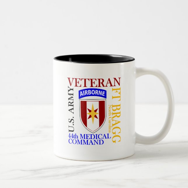 Caneca De Café Em Dois Tons 44os MEDCOM - Fort Bragg (Direita)