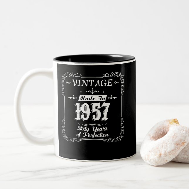 Caneca De Café Em Dois Tons 65th birthday 1957 Year of Perfection Gift Idea (Com Donut)