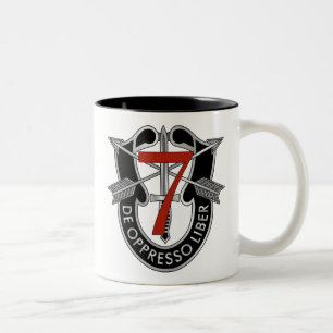 Caneca De Café Em Dois Tons 7o Crista do grupo das forças especiais