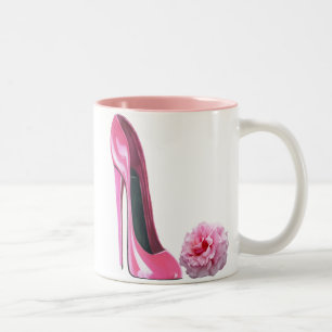Caneca De Café Em Dois Tons A arte dos calçados do estilete e bonito