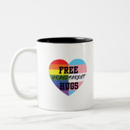 Caneca De Café Em Dois Tons A avó livre abraça bens da qualidade de LGBTQ (E)