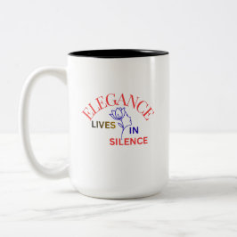 Caneca De Café Em Dois Tons A Elegância Vive no Silêncio Tipografia Minimalist